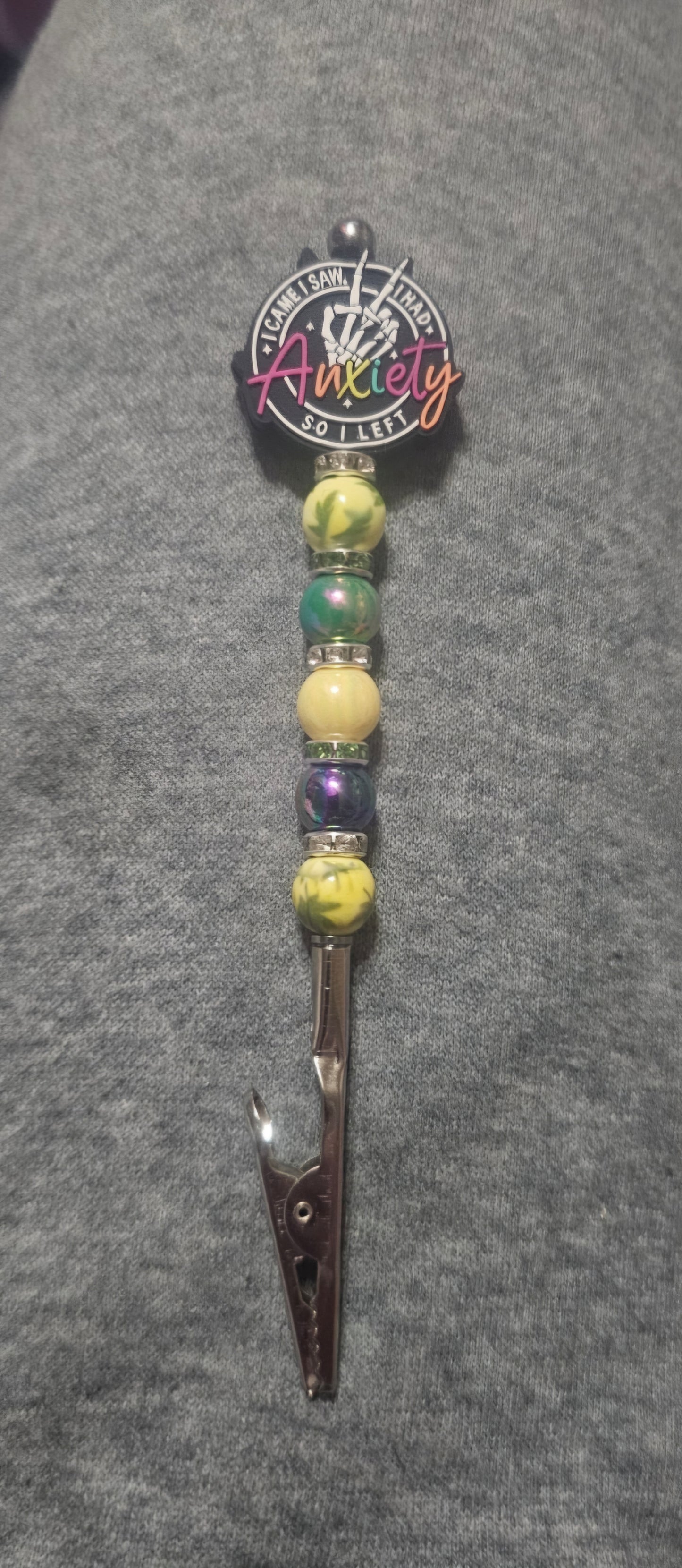 Customizable Beaded Card Holder with Colorful Beads and Decorative Design