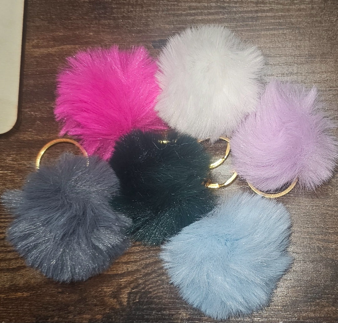 Wristlet add-on ( pom pom)