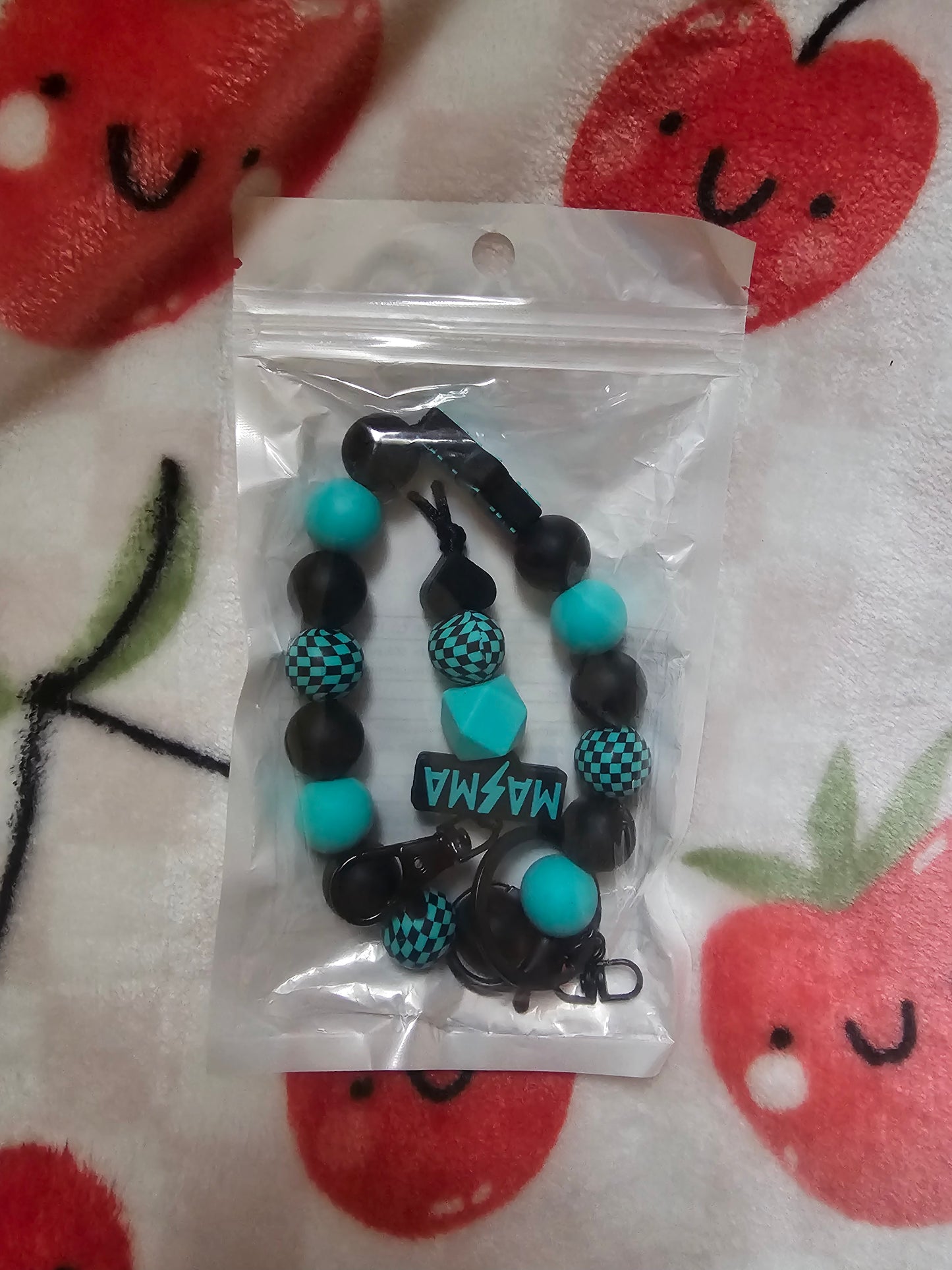Mom wristlet with keychain