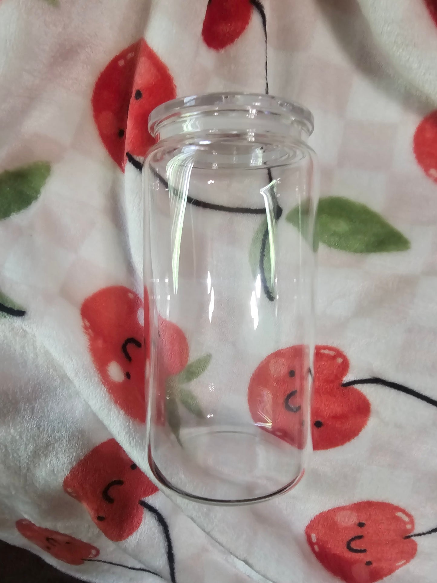 Glass 16oz non snowglobe cup.
