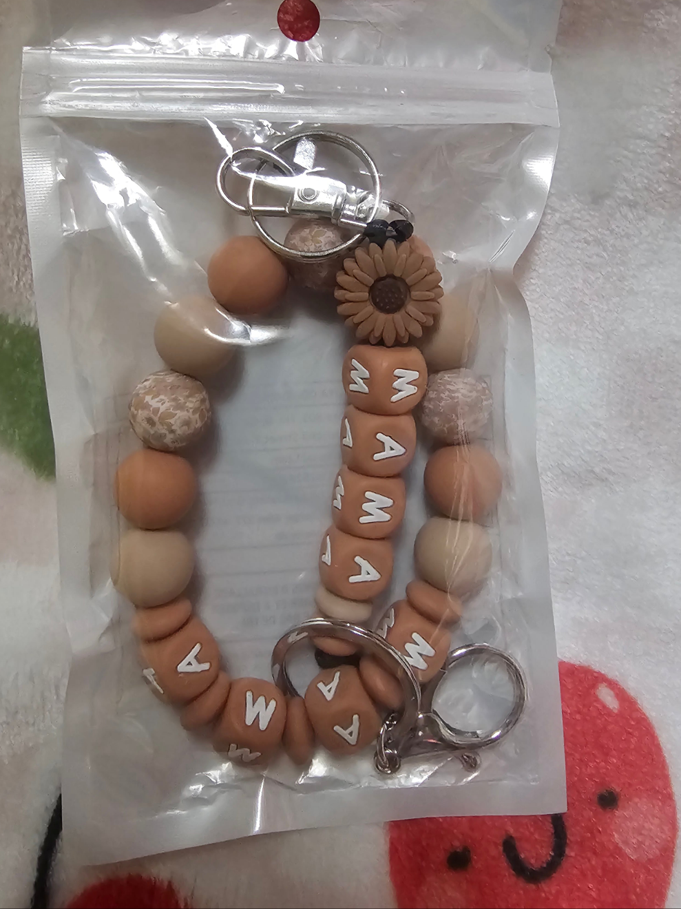 Mom wristlet with keychain
