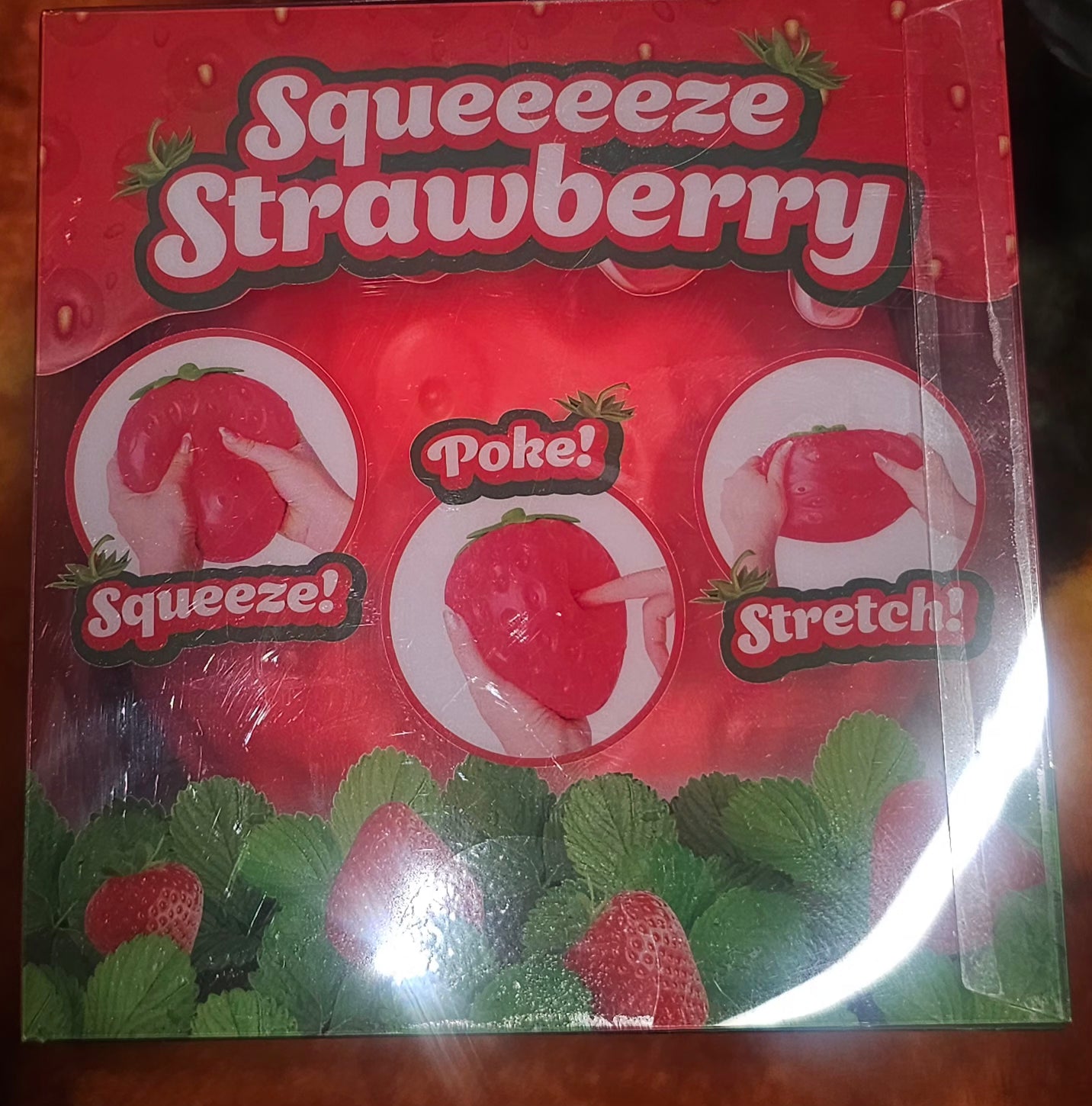 Squeeeeze Strawberry - 3+ Fun Fidget Toy, Stretchable Design for Active Play, Ideal for Relaxation and Engaging Activities